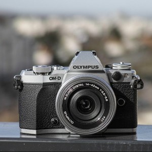 Olympus OM-D E-M5 Mark II